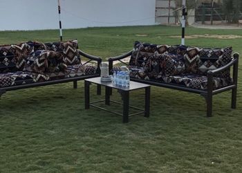 استراحة بمسطح اخضر وجلسه خارجيه