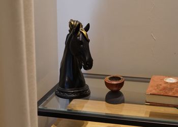 استديو بسرير ماستر وجلسة مريحة 