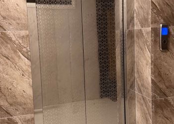 شقة بصالة مريحة وغرفتين نوم 