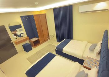 شقة بصالة جلوس وغرفة نوم 