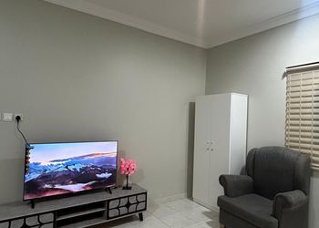 استديو هادئ بسرير ماستر