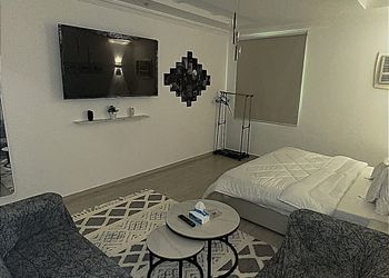 استديو بسرير ماستر وجلسة جانبية