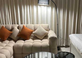 استديو هادئ بسرير ماستر