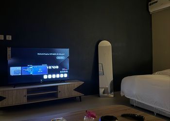 استديو هادئ بسرير ماستر
