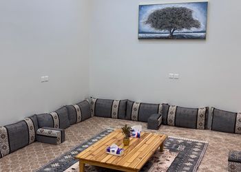 شاليه بملحق خارجي وجلسه خارجية