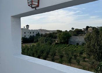 استديو بسرير ماستر وأثاث مريح 