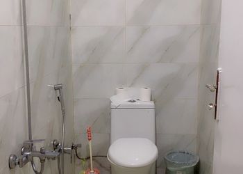 استراحة بمجلس وفناء خارجي 
