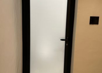 استديو هادئ بسرير ماستر