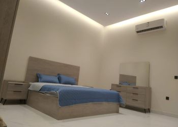 شاليه بمسطح اخضر و مسبح