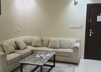 شقة بغرفة معيشة وغرفة نوم 