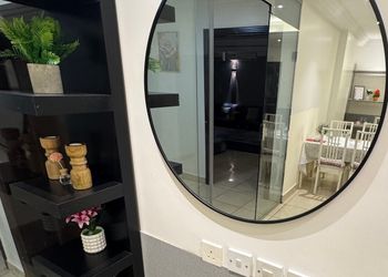 شقة بغرفة معيشة وغرفتين نوم 