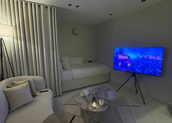 استديو هادئ بسرير فردي