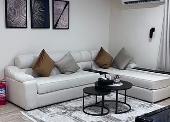شقة بغرفة معيشة وغرفة نوم 