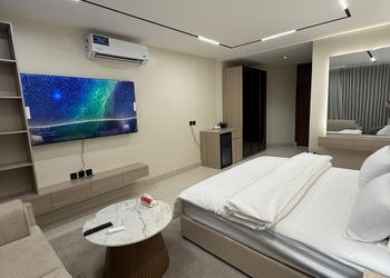 استديو بسرير ماستر وجلسة جانبية