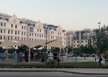 شقة بغرفة نوم وصالة بدخول ذاتي 