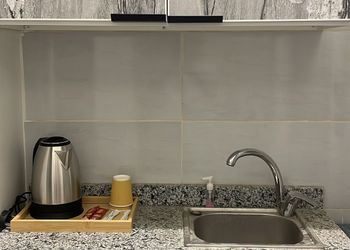 استديو بسرير ماستر وجلسة جانبية