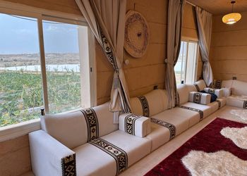 استراحة بمجالس واسعة وأجواء ممتعة 