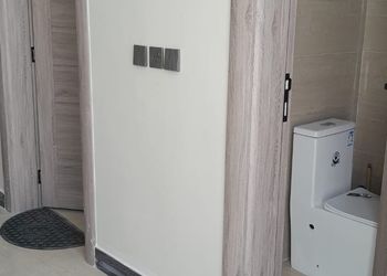 استراحة بمجلس وفناء خارجي 