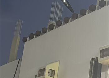 استديو بسرير ماستر وجلسة جانبية