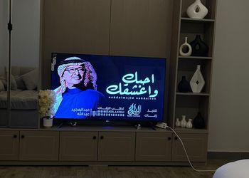 استديو بسرير ماستر وجلسة جانبية 