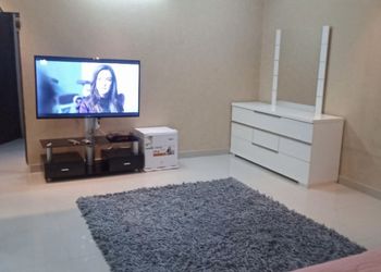 استديو بأثاث مريح بسرير ماستر 