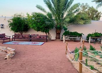 شاليه بجلسة خارجية وغرف نوم 
