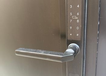 استديو هادئ بدخول ذاتي 