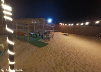 مخيم بركن شواء وملعب كرة طائرة