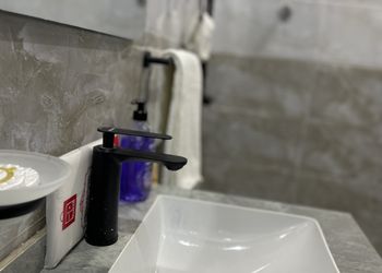 شقة بغرفة معيشة وغرفة نوم 
