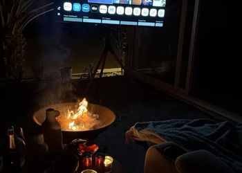 استديو بأثاث مريح وبسيط 