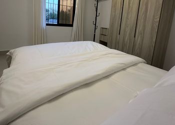 شقة ارضية بغرفة نوم بحوش خاص