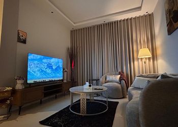 شقه بصالة وغرفتين نوم راقية 
