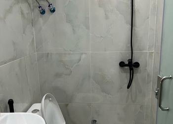 استديو هادئ بسرير ماستر