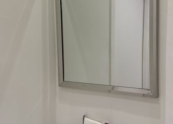 استديو بسرير ماستر وجلسة جانبية