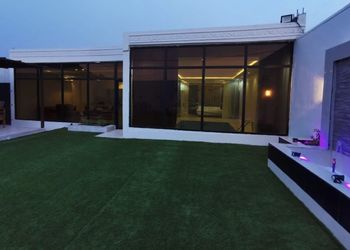 شاليه بجاكوزي ومسبح وألعاب مائية