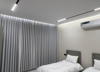شقة بصالة مريحة وغرفتين نوم 
