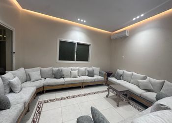استراحة بجلسة خارجية ومسبح