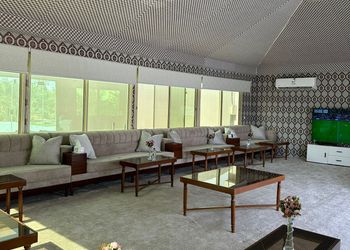 استراحة بمسطح اخضر ومجالس
