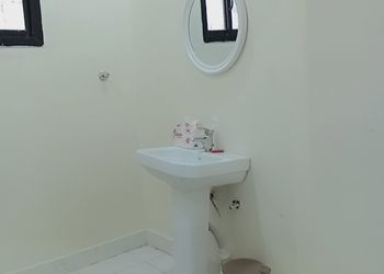 استراحة بمسطح اخضروجلسة خارجية 