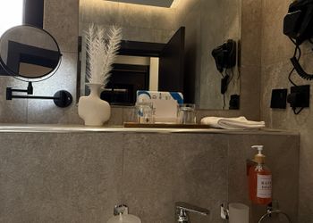استديو هادئ بسرير ماستر