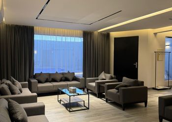 شالية انيقة بمجلس مطل على المسبح 