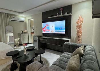 استديو بسرير ماستر وجلسة جانبية