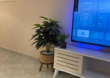استديو بأثاث مريح وبسيط 