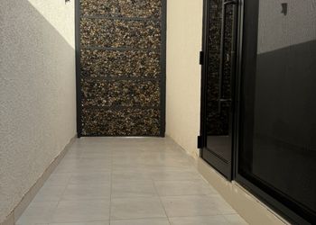 استديو بتصميم هادئ وأسرة مريحة 