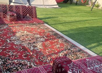استراحة بمجلس وفناء خارجي 