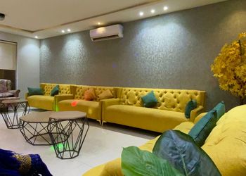 شاليه بصالة داخلية ومسطح اخضر