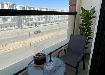 استديو بسرير ماستر وجلسة جانبية