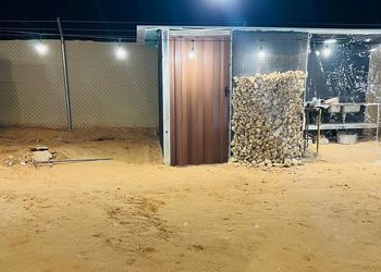 مخيم بجلسة خارجية وأجواء ممتعة