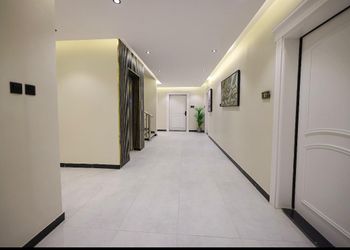 استديو بأثاث مريح وبسيط