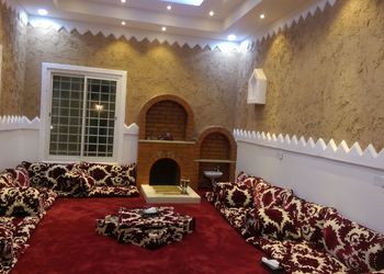 استراحة بمسطح اخضر وجلسه خارجيه